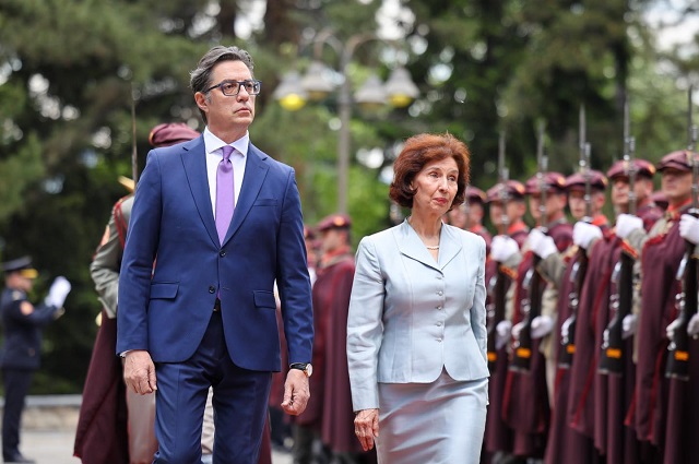 (ФОТО) „На добар пат да ми стане омилен претседател“: Граѓаните со низа пофалби до Силјановска Давкова