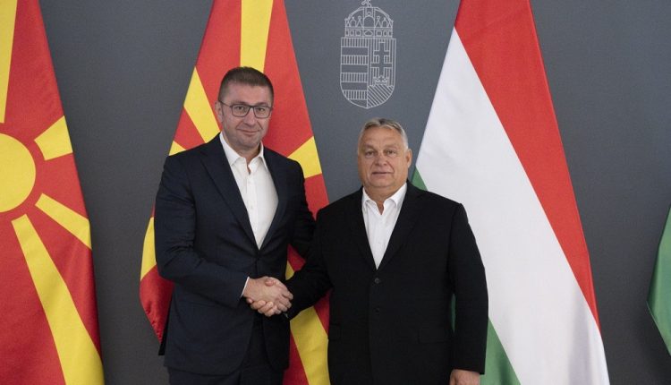 Виктор Орбан честиташе победа на ВМРО-ДПМНЕ и Силјановска Давкова