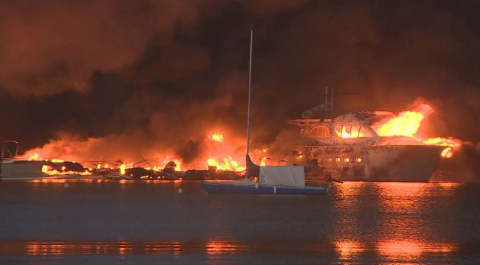 (ВИДЕО) Во голем пожар во пристаништето Медулин уништени над 30 јахти