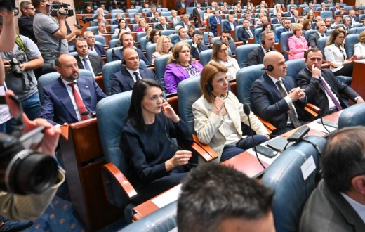Шокантна тишина: Глас не пуштија пратениците на СДСМ и Коалицијата за европска иднина на денешната седница во Собранието – улогата на слаба опозиција е шок за социјалдемократите кои не можат да се осветат од поразот