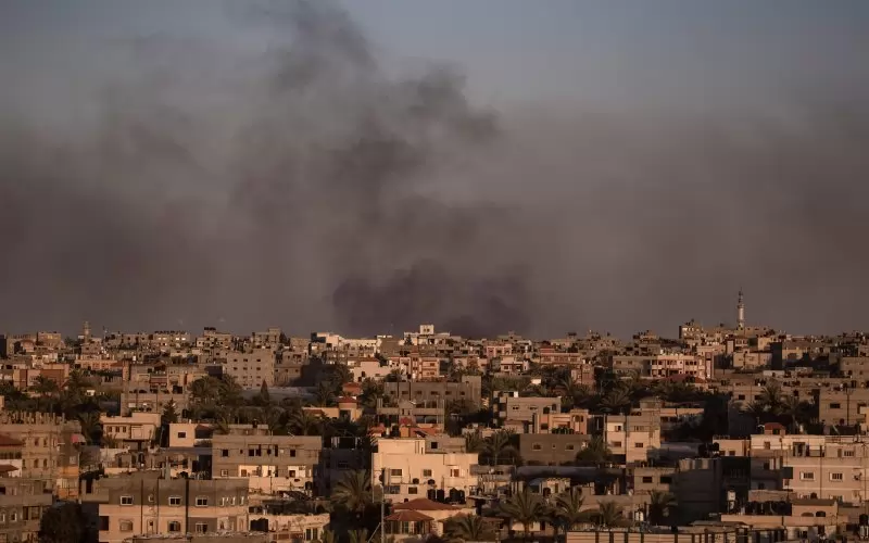 (ВИДЕО) Израел немилосрден: Во воздушен напад на Рафах убиени 35 лица меѓу кои двајца високи функционери на Хамас