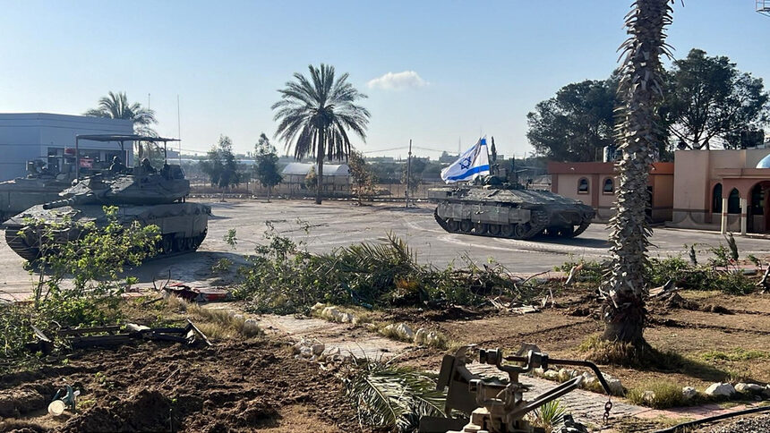 Тенкови се движат кон Рафах: 360.000 Палестинци избегале од областа, дали Израел ќе нападне?