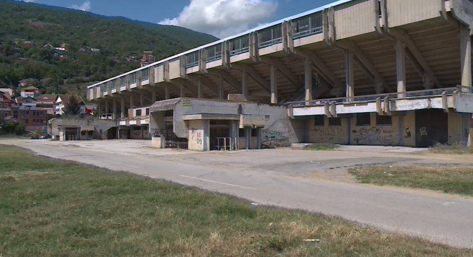 Беззаконие во Тетово: На државен имот и без документација се гради стадион