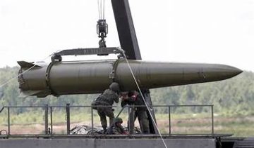 Одговор на заканите од Западот: Руската војска започна со вежби за тактичко нуклеарно оружје во близина на границата со Украина