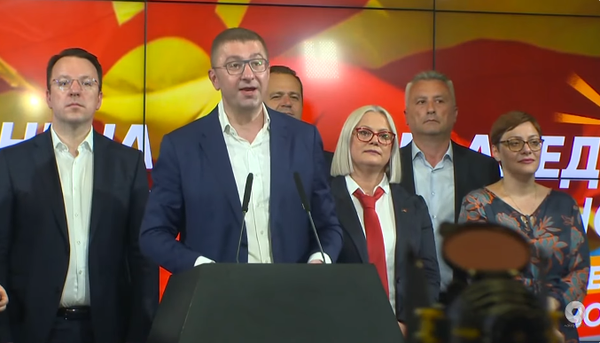 (ВИДЕО) Мицкоски најави одговорност: ДУИ и СДСМ одат во опозиција, ова е историска победа