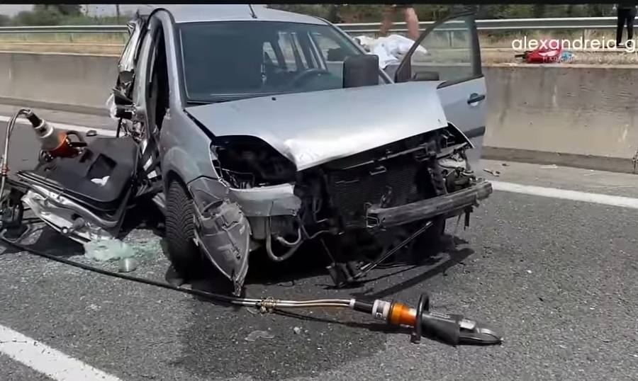 (ВИДЕО) 30-годишна жена од Македонија загина во сообраќајна несреќа во Грција