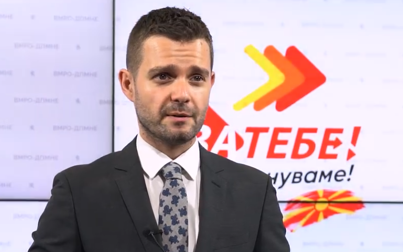 Македонскиот амбасадор во Тирана на итни консултации кај министерот Муцунски