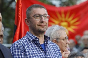 Мицкоски: Неодговорното однесување на ДУИ преставува закана за мирот и стабилноста, а суштината на тоа однесување е да се заштити капиталот стекнат во 20 години власт