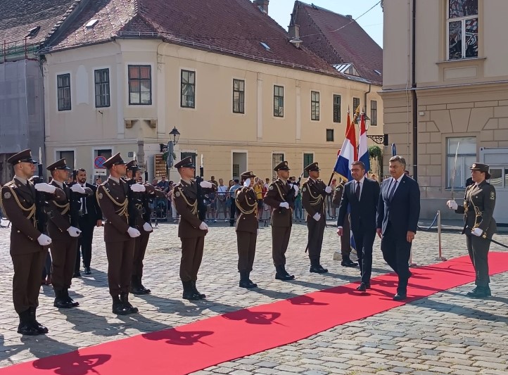 Мицкоски во прва официјална посета на Хрватска, пречекан од Андреј Пленковиќ