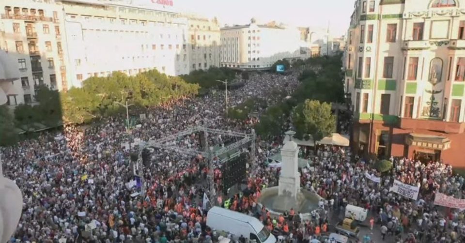 Масовен протест го потресе Белград: Десетици илјади протестираа против опасното ископување литиум и проектот Јадар