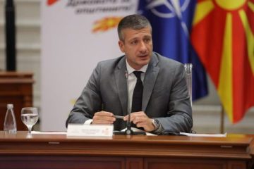 Финансирањето на општинските проекти не е предизборен поткуп: Град Скопје може да аплицира, но набавката на нови автобуси не се квалификува како капитален проект, вели Перински