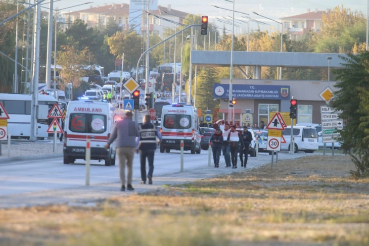 Четворица загинати и 14 повредени во терористичкиот напад во Анкара