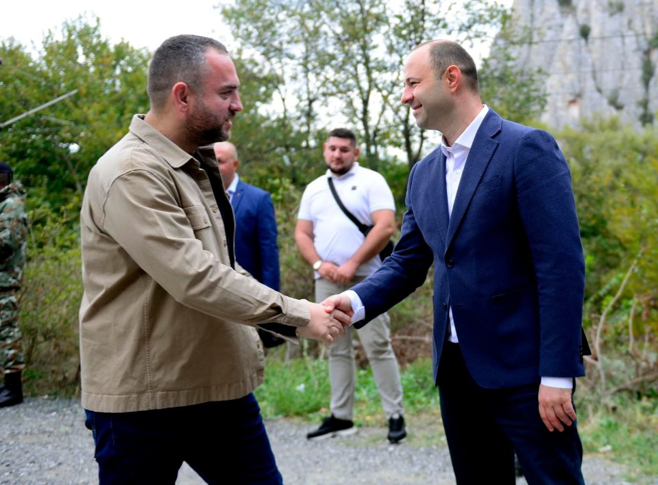 (ВИДЕО) Тошковски и Мисајловски на заедничка алпинистичка вежба на Единицата за брзо распоредување и Баталјонот за специјални задачи „Волци“