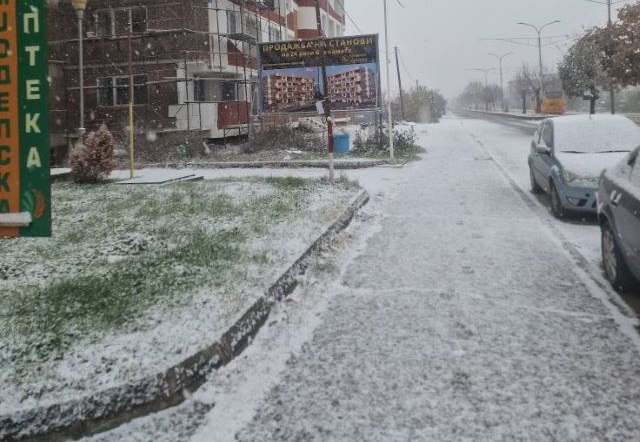 (ВИДЕО) Врнежи од снег во малешевскиот регион