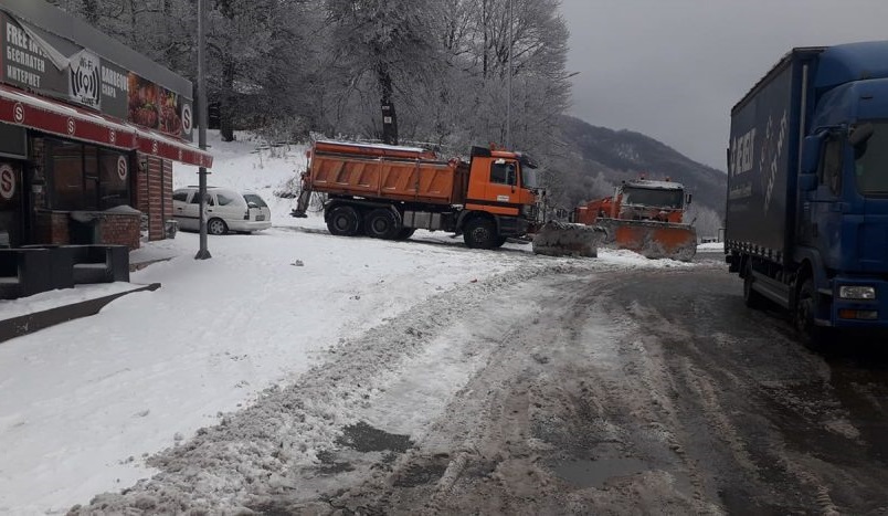 Прекината е забраната за тешки моторни возила на патот Кратово – Пробиштип