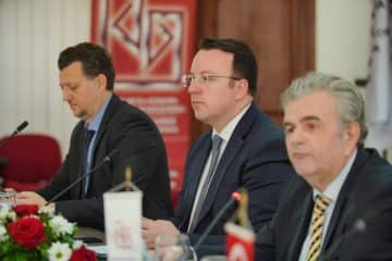 Градиме нови автопати и транспортни коридори: Николоски ја презентираше амбициозната агенда за развој на инфраструктурата