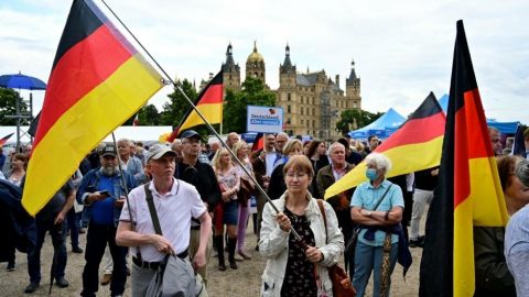 ‘ГЕРМАНЦИТЕ ТРЕБА ДА СЕ ГОРДЕАТ ШТО СЕ ГЕРМАНЦИ’“: Илон Маск со видео-порака на митинг на крајнодесничкарската AFD