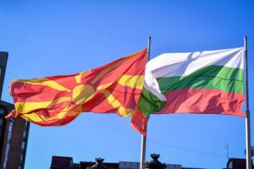 МОЛКОТ НА СОФИЈА: ЗОШТО нема реакција на изјава за спојување на Македонија кон Бугарија од пратеникот Костадинов?