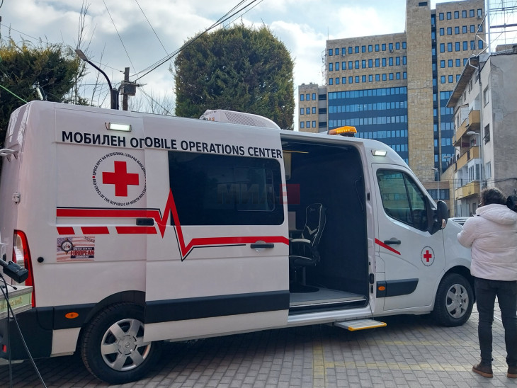 (ВИДЕО) Американската амбасада донираше оперативно возило за Црвениот крст