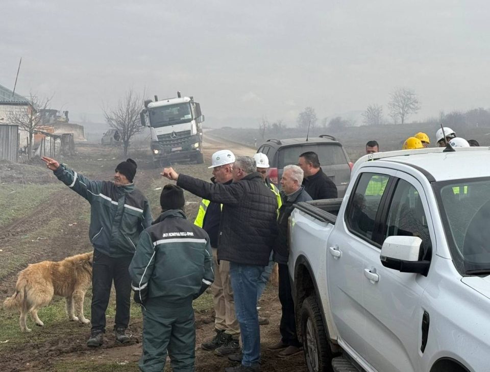 (ФОТОГАЛЕРИЈА) Бехтел и Енка со силна подршка за гаснење на пожарот на депонијата кај Алинци