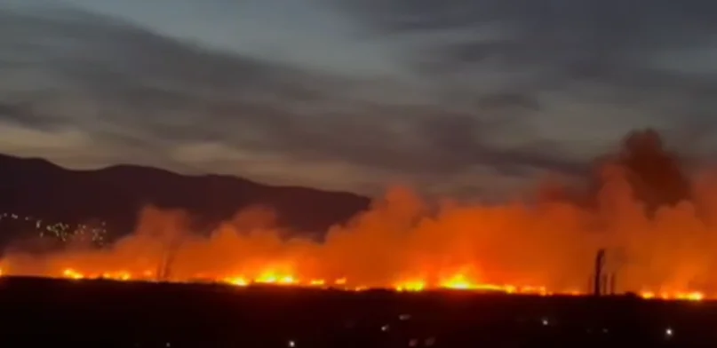 (ВИДЕО) Голем пожар кај Струмица – локализиран од струмичка страна, нема опасност за куќите во Баница