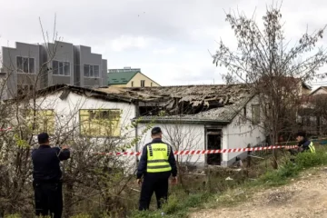 Се проширува истрагата - нови апсења за пожарот во Кочани. Според најновите информации на порталот Курир опфатени се актуелен министер, директор и поранешни функционери и министри.
