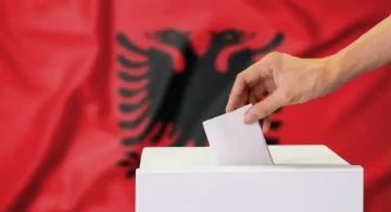 Албанија гласа: Рама бара четврти мандат, Бериша сака враќање по 12 години