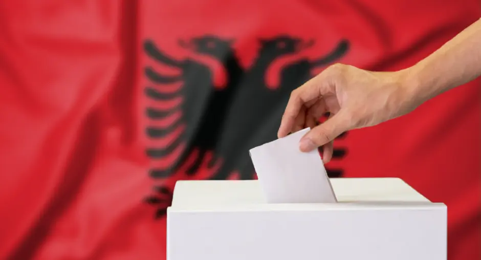 Албанија гласа: Рама бара четврти мандат, Бериша сака враќање по 12 години