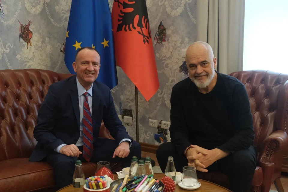 „Со најевропскиот премиер“: Таравари се сретна со Еди Рама