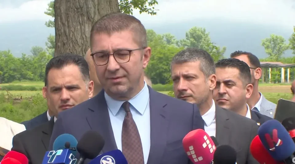 (ВИДЕО) „Вака се гради државата“: Мицкоски објасни дека стратешкиот договор со Британија ќе биде за капитални инвестиции
