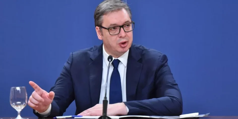 ВУЧИЌ НАЈАВИ 550 ЕВРА МИНИМАЛНА ПЛАТА ВО СРБИЈА