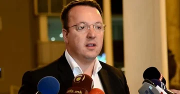 Николоски: Двата договори со Велика Британија целосно ќе ја трансформираат Македонија