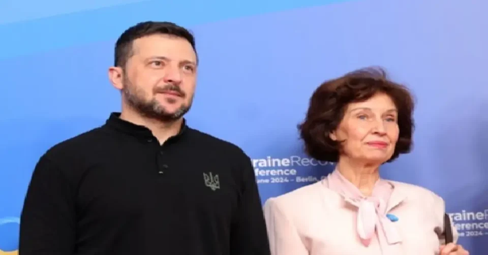 ПОДДРШКА ЗА НАПОРИТЕ НА УКРАИНА: Сиљановска Давкова телефонски разговараше со Зеленски