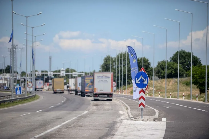 Мицкоски најави намалување на царинските тарифи: Поддршка за бизнисот и чекор кон ЕУ усогласување