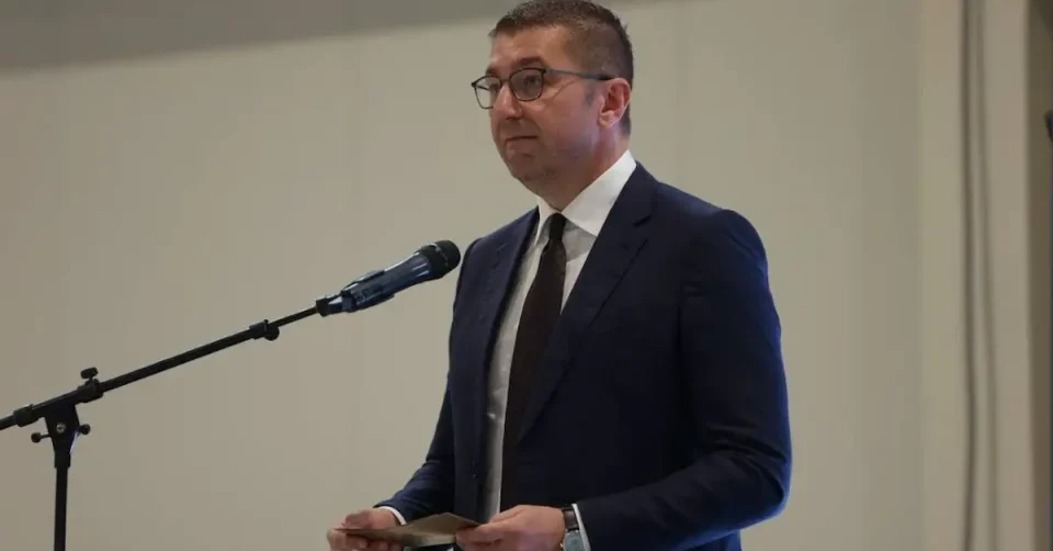 Изградба на автопатот Тетово-Гостивар: Мицкоски на поставување камен темелник