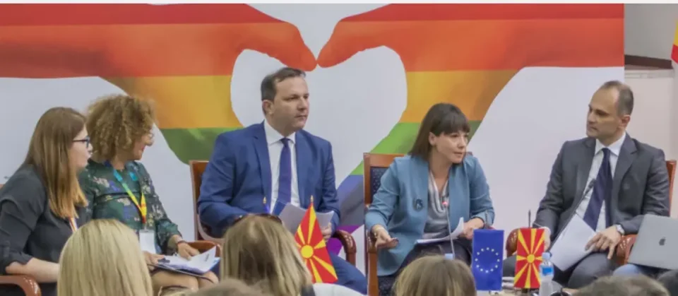 СДСМ ГО УНИШТИ ОБРАЗОВАНИЕТО: ВРЕМЕТО на Царовска и програмата на нејзината невладина организација заврши – платите на наставниците ќе имаат раст од 60 проценти до крајот на мандатот, велат од ВМРО-ДПМНЕ