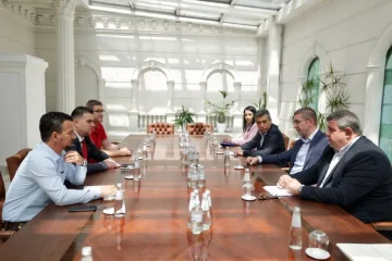Средба во Владата: Инспекторатот за употреба на јазиците ќе биде под надлежност на Министерството за правда