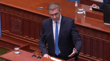 СТАБИЛИЗАЦИЈА НА ДРЖАВАТА: Прво стоп за падот, а потоа суштински промени и економски раст - Мицкоски на Самитот „Македонија 2025“