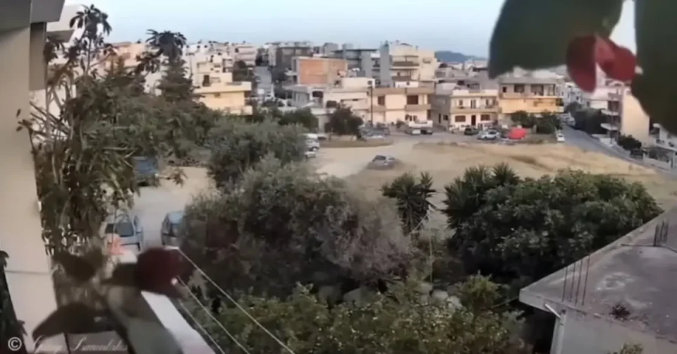 (ВИДЕО) СТРАШЕН ЗЕМЈОТРЕС ГО ПОТРЕСЕ КРИТ: Граѓаните се разбудија во страв, а после првиот од 6,1 степени, следеа 9 послаби потреси!