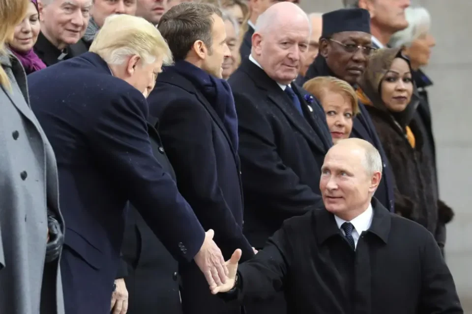 Трамп остро кон Путин: Си игра со оган, нешто му се случи – полуде