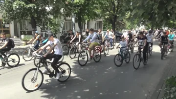 Моќна почит: Велосипедска тура во Кочани за жртвите од трагедијата во „Пулс“