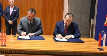 Заеднички контроли на Табановце-Прешево: Македонија и Србија потпишаа договор за „One Stop“ систем за побрз проток на луѓе и стоки.