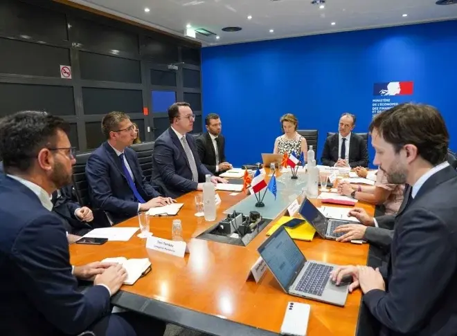 Николоски од Париз: Македонија нуди конкурентни услови за инвестиции и има амбициозни планови за инфраструктура