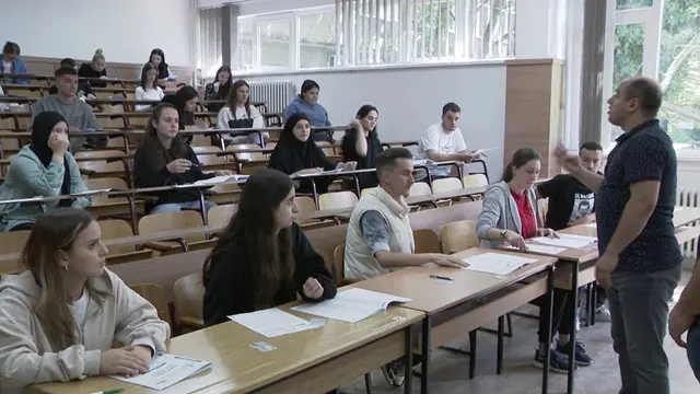 15.000 матуранти полагаа државна матура: Резултати максимум во првата половина на јули