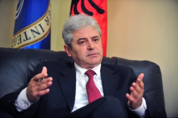 Ахмети бара парламентарни избори заедно со локалните