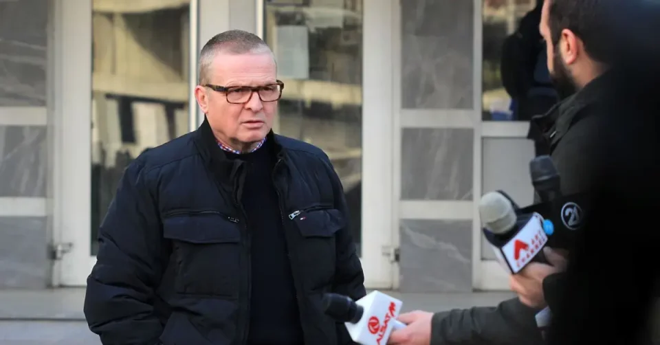 (ВИДЕО) ЛАТАС ТВРДИ: Данела Арсовска му нудела пари да работи за соборување на Мицкоски
