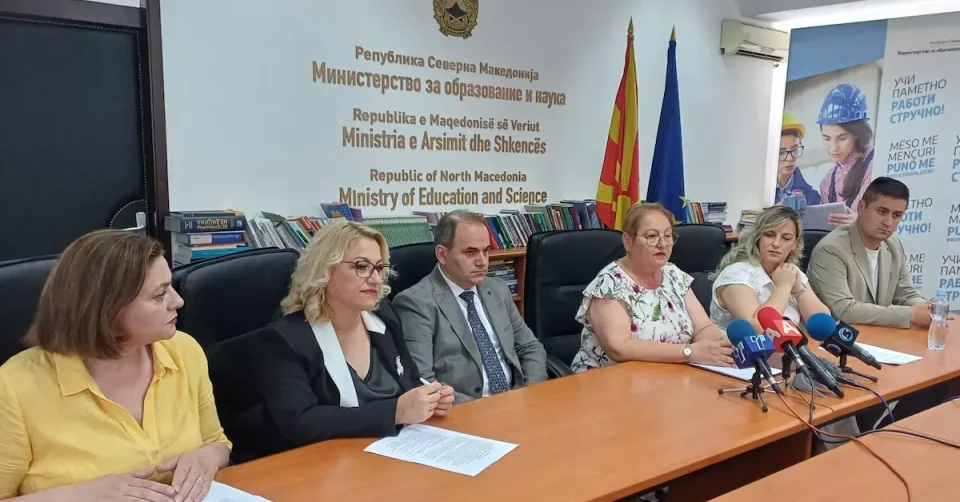 Отчет на министерката Јаневска: Образованието и науката го добиваат потребното внимание и стануваат клучни развојни ресуси на државата