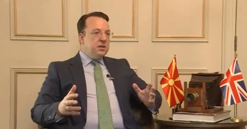 Николоски: Договорот со Велика Британија има повисока цел, добиваме голем светски сојузник