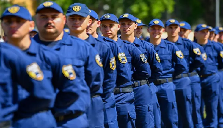 Тошковски најави голема набавка на нови полициски униформи