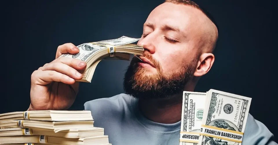 Раст на милионери: Светот со 2,6% повеќе богаташи
